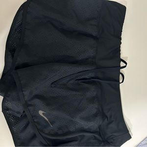 Nike 2.5 in shorts